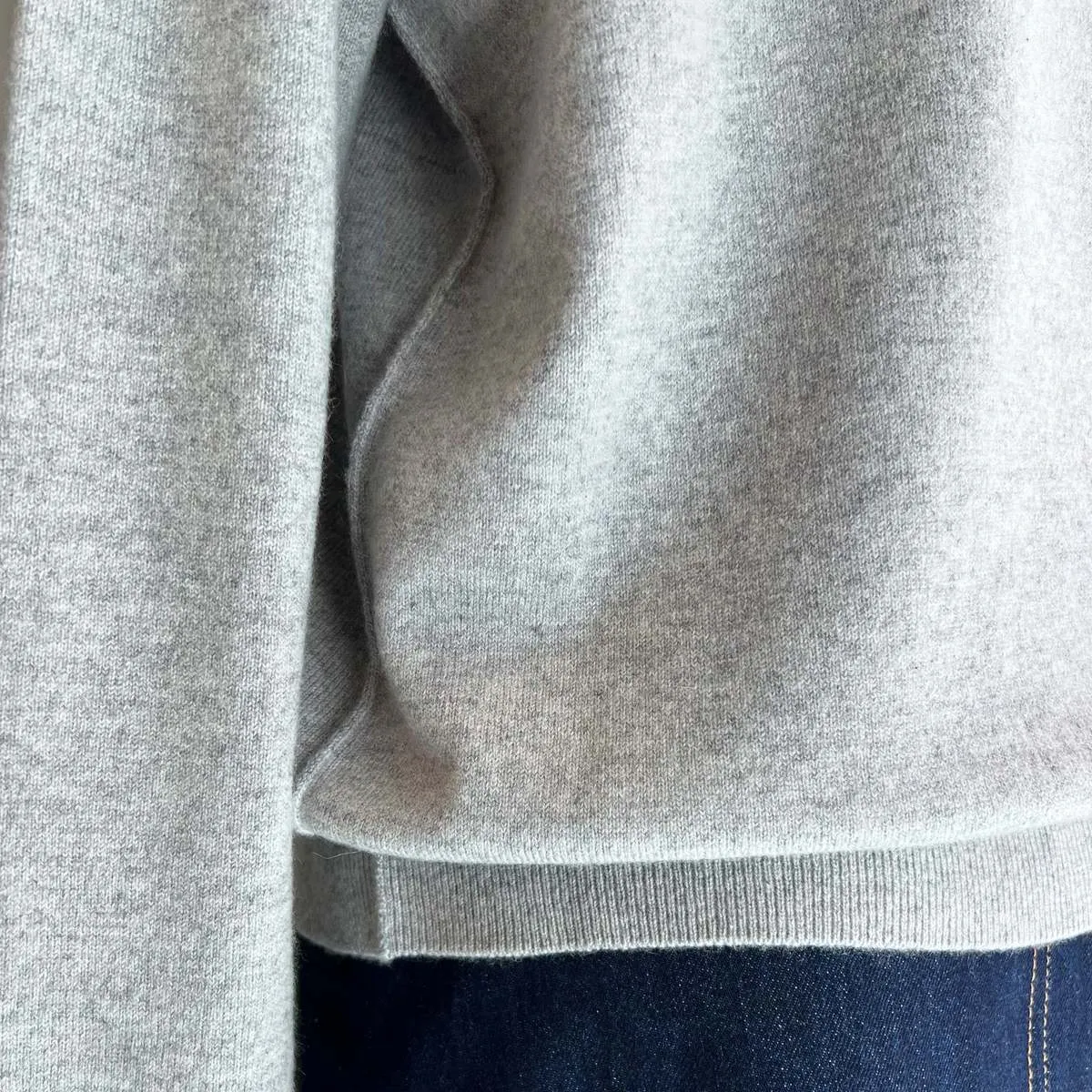 Classic Cashmere Sweater - Grey