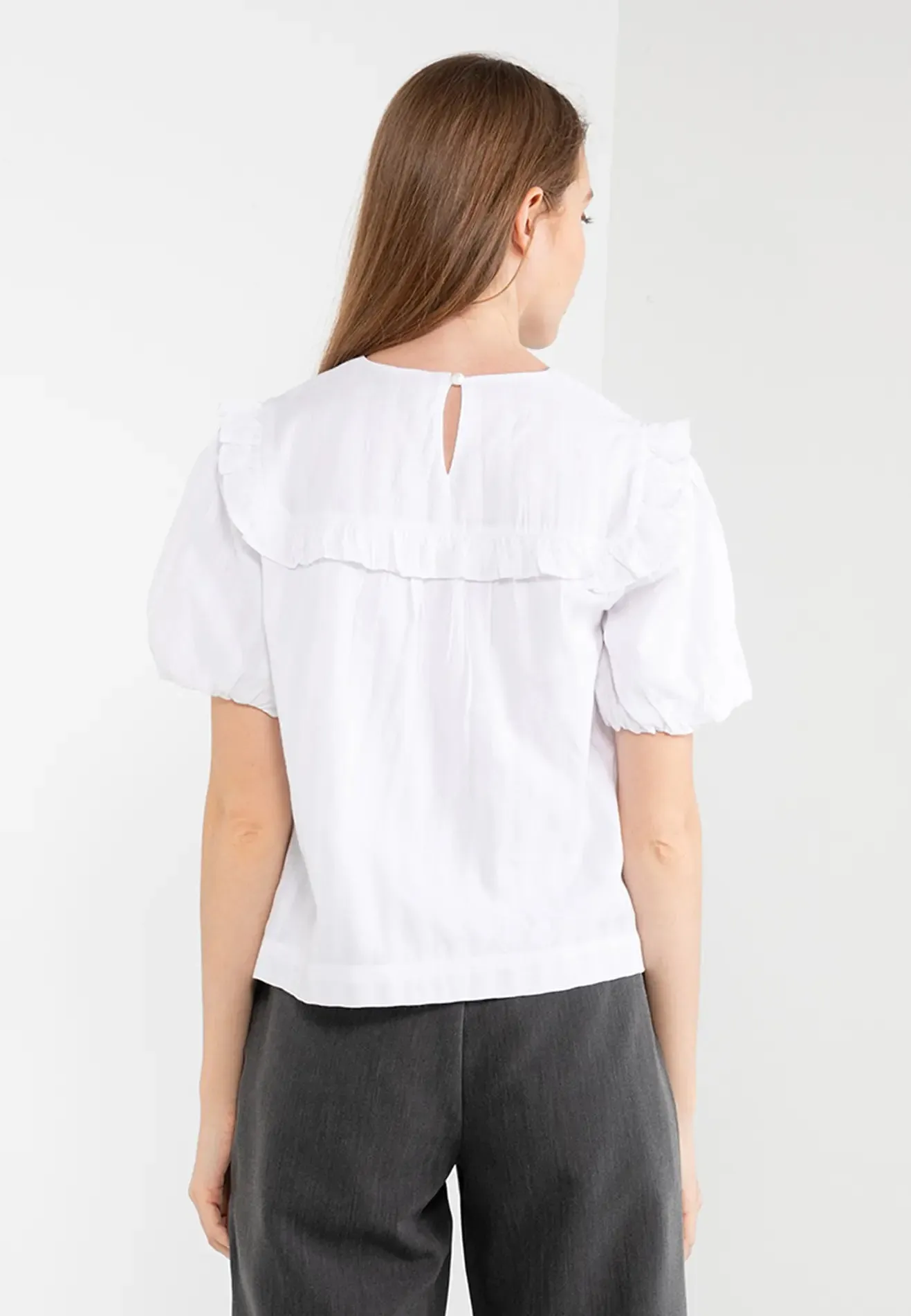 ELLE Apparel Flounce-Trimmed Short Sleeves Blouse